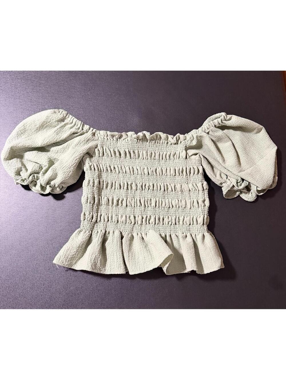 HYFVE Women’s Small‎ Sage Green Smocked Puff Sleeve Crop Top